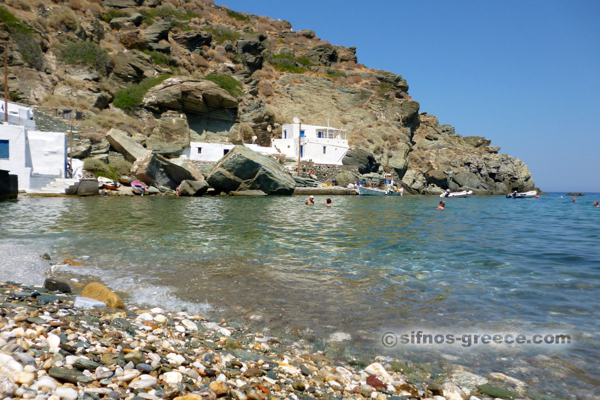 Η παραλία της Σεράλιας στο Κάστρο