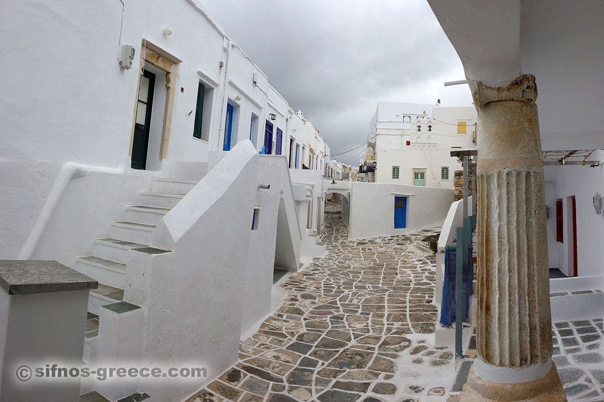 Ο οικισμός του Κάστρου με συννεφιά